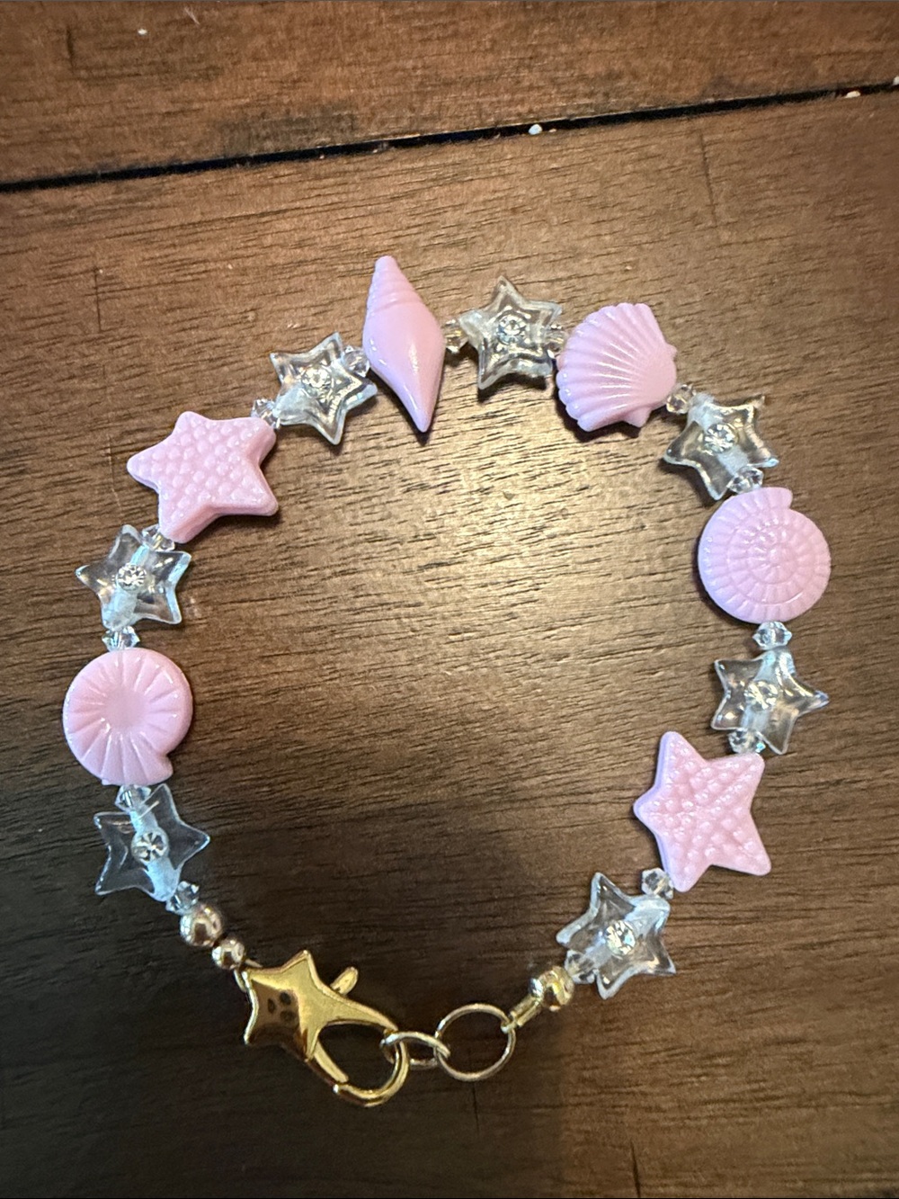 Audrey Limoges Collection Pink Seashell Beaded Bracelet with Gold Clasp 7.5"